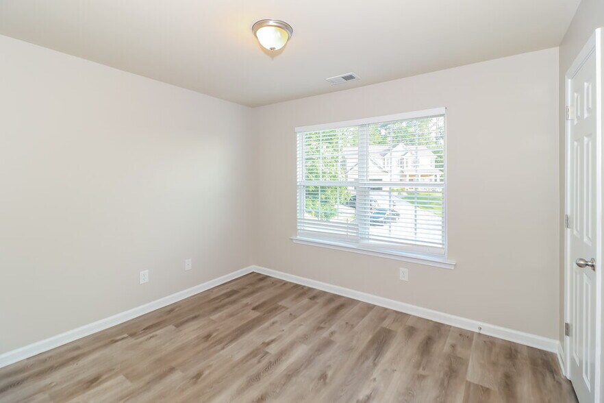 Building Photo - 265 Lilyfield Ln