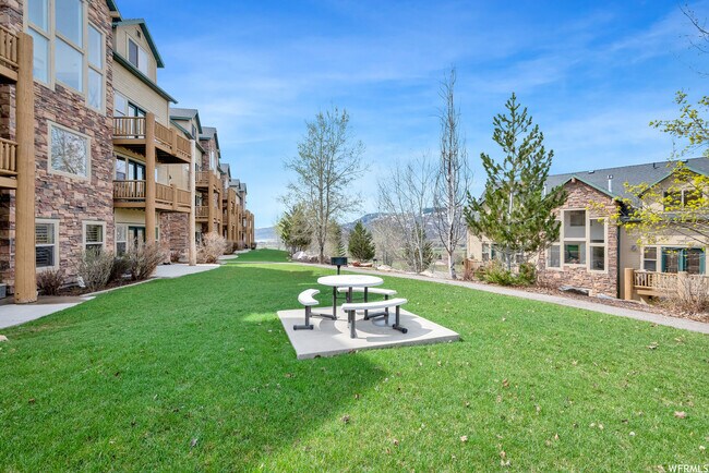 Building Photo - 3562 N Fox Run Dr