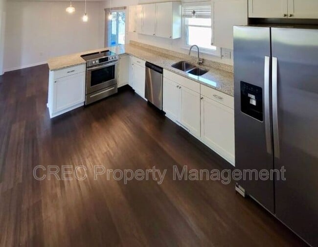 Building Photo - 7744 Allwood Ave