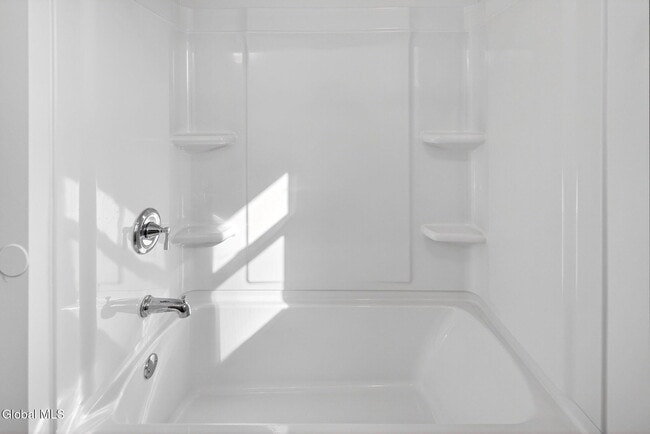 Building Photo - 10 Derry Ln