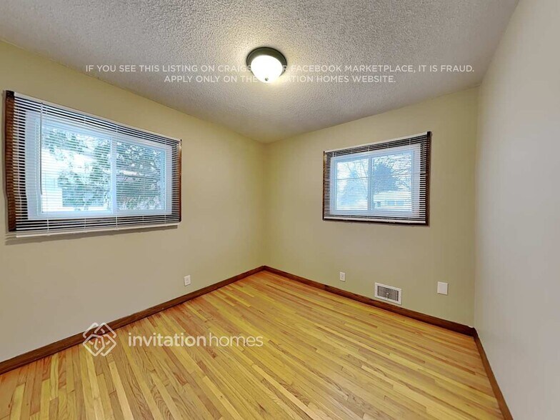 Building Photo - 3612 Commodore Dr