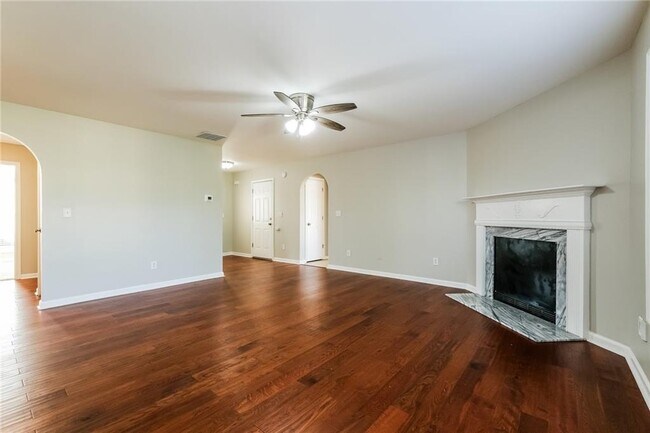 Building Photo - 3352 Summit Creek Ln