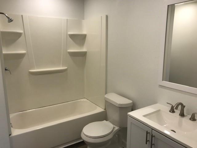 Building Photo - 2315 Gilford St