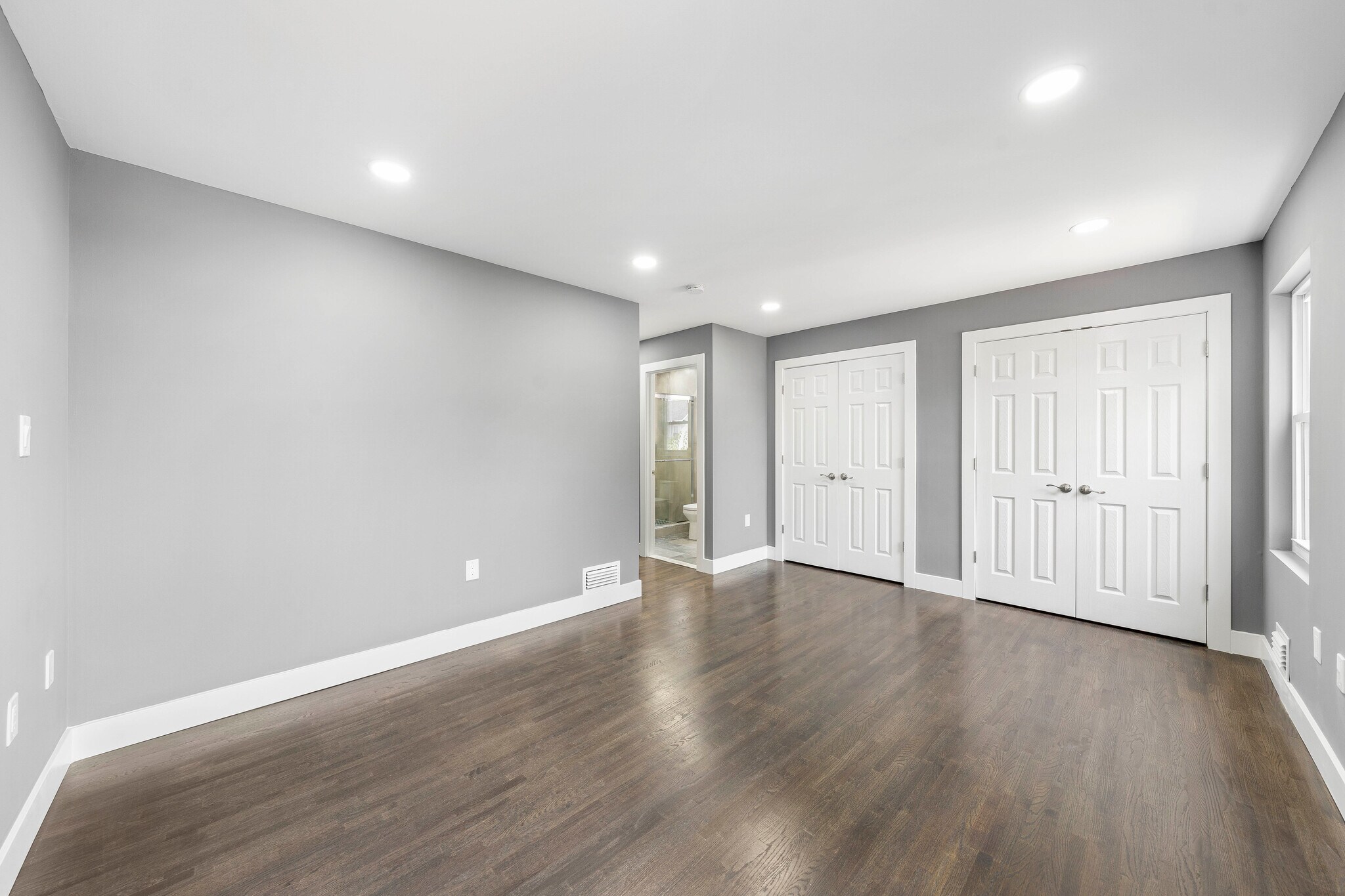 Room 1 - 1117 Chestnut St