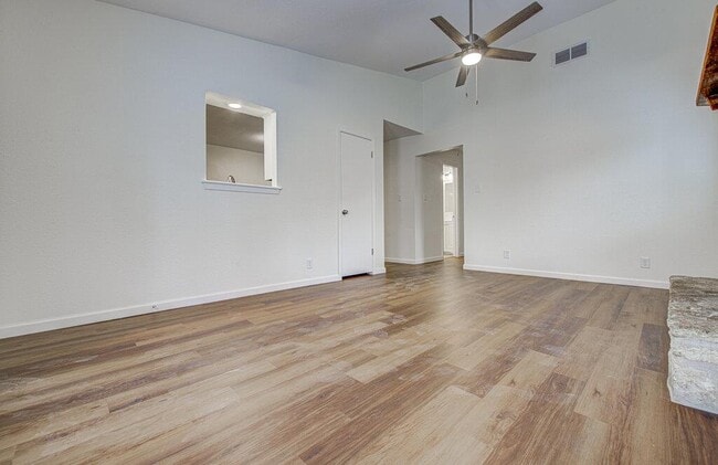 Building Photo - 1306 Bonnie Brae St