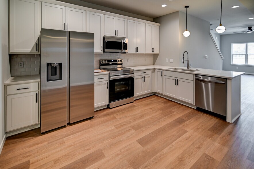 Building Photo - 2908 Radicchio Dr