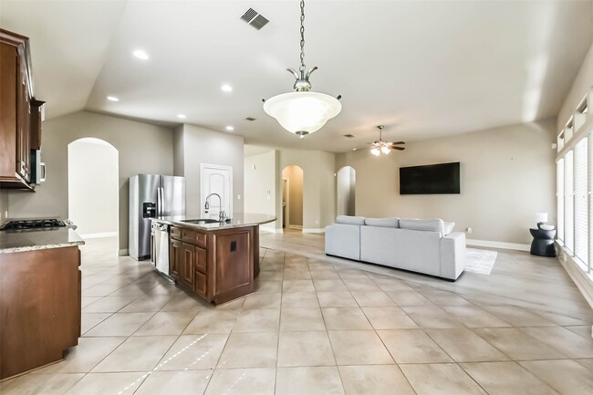 Building Photo - 13010 Gentle Water Dr