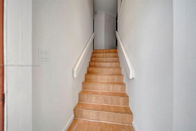 Building Photo - 204 Congressional Way