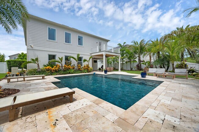 Building Photo - Gorgeous 4 bedroom/3.5 bath estate home fo...