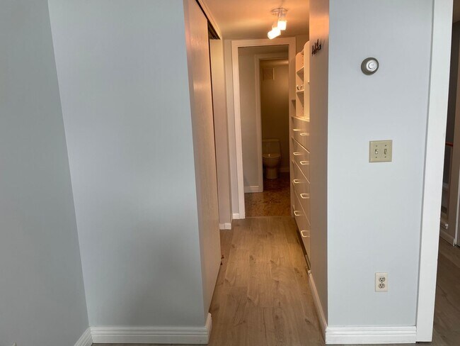Building Photo - Luxury 2 Bedroom Condo in Centennial Lakes...