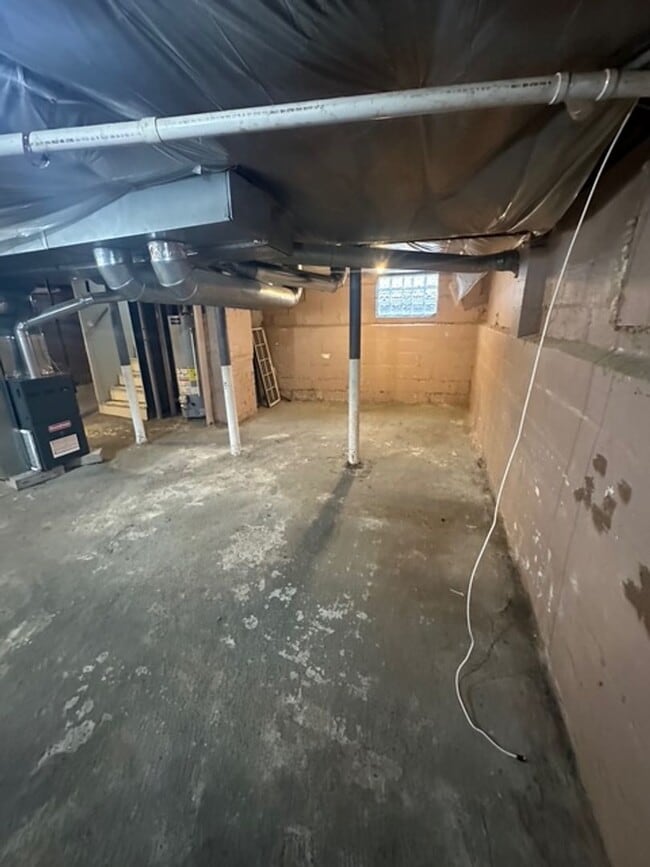 Building Photo - Charming 4-Bedroom Single-Family Rental in Rochester – Ready for Move In