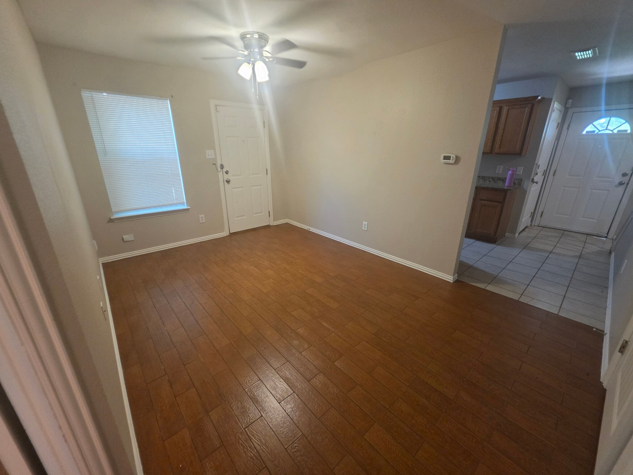 Building Photo - Room in Duplex on Arbor Ave