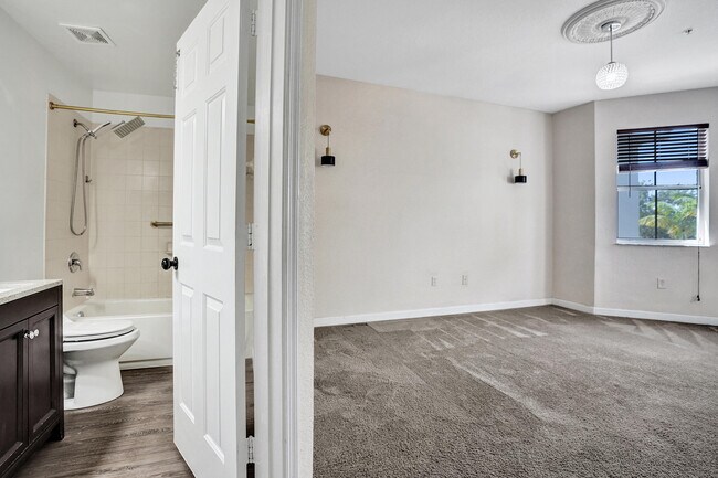 Building Photo - 3911 Shoma Dr