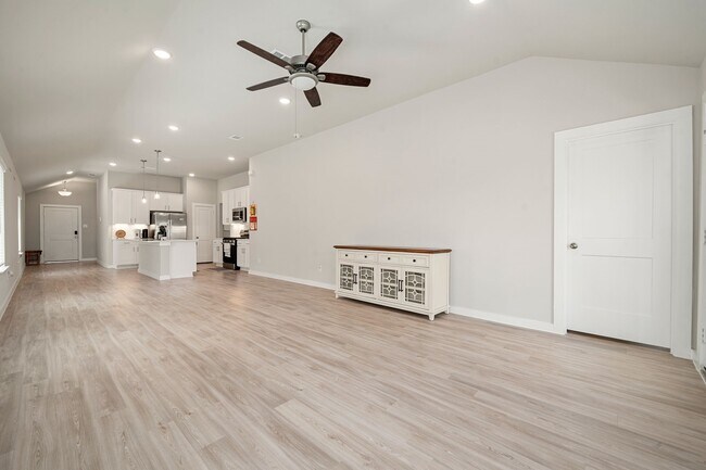 Building Photo - 21670 Wave Holw Dr