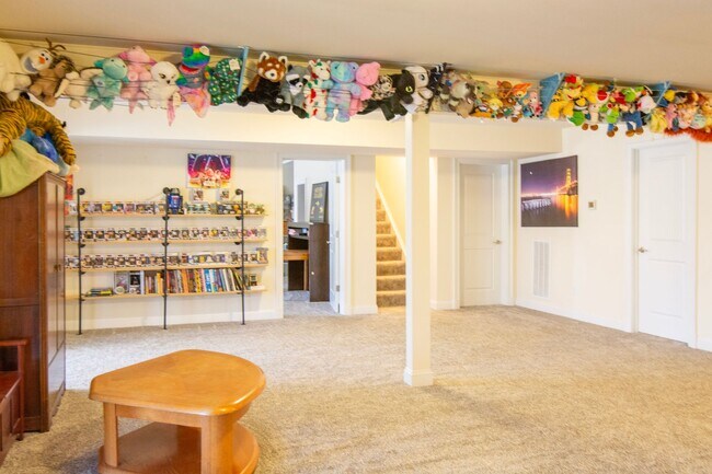 Building Photo - 6883 Birmingham Dr