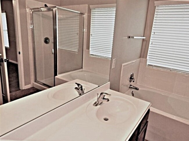 Building Photo - 18042 Platinum Springs Dr