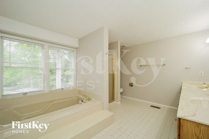 Building Photo - 1303 Wakefield Pl
