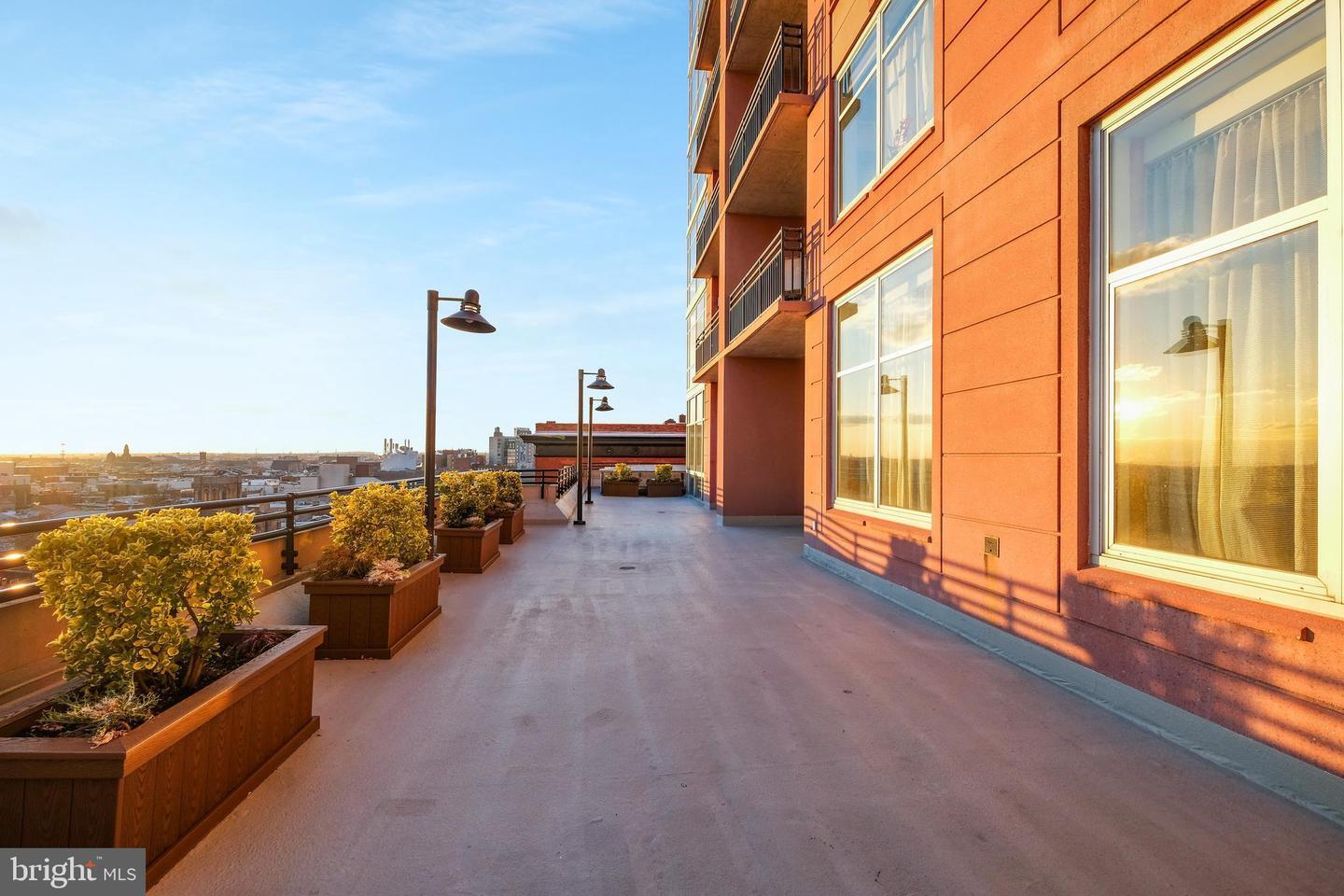 Building Photo - 440 S Broad St