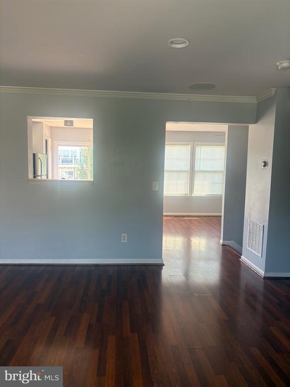 Building Photo - 103 Raphael Ct