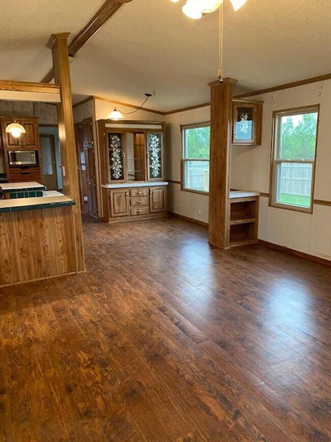 Building Photo - Quiet Idalou Home for Lease