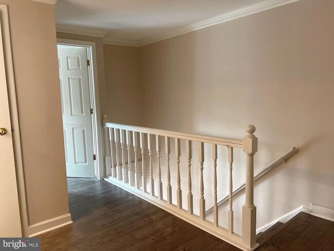 Building Photo - 118 Middle Point Ct