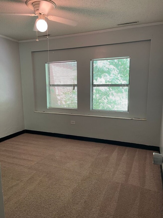 Building Photo - 2BR/1BA - Duplex located off of South Milledge Avenue! Available soon!