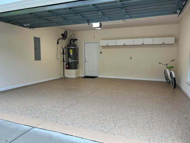 Building Photo - Lovely Furnished Home in The Haven