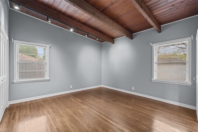 Building Photo - 5001 Nina Lee Ln
