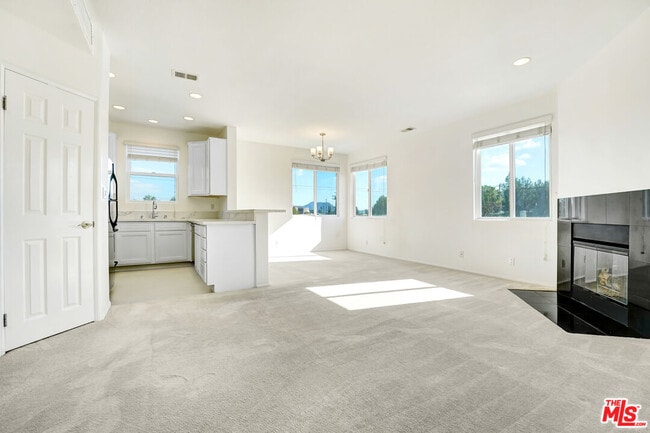 Building Photo - 5430 Bellingham Ave