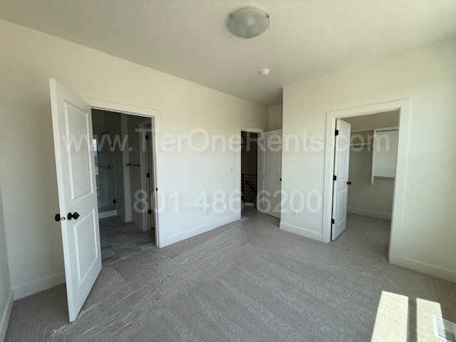Building Photo - NO DEPOSIT option available for qualified ...