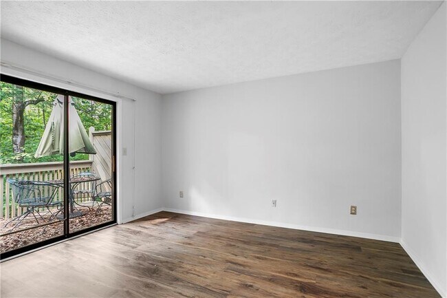 Building Photo - 1006 Dunbar Dr