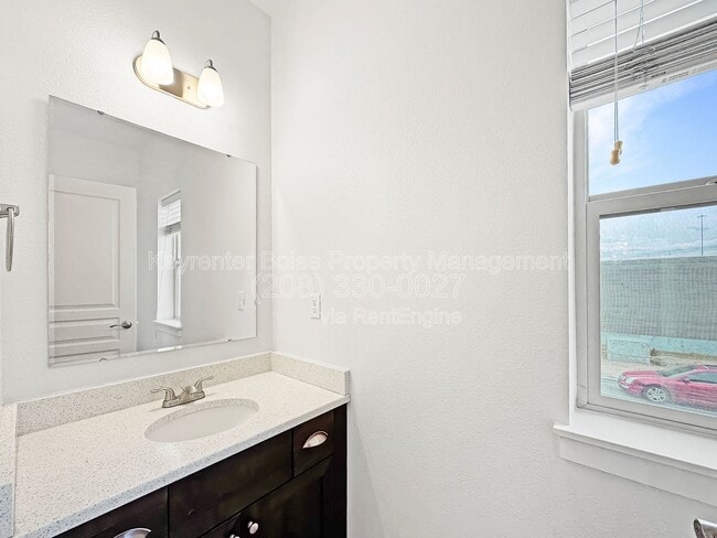 Building Photo - 8721 W Pine Valley Ln