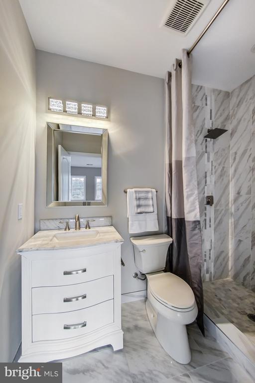 Building Photo - 3104 Sleepy Hollow Rd