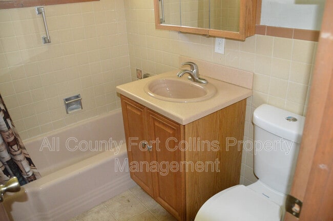 Building Photo - 1208 Baker St