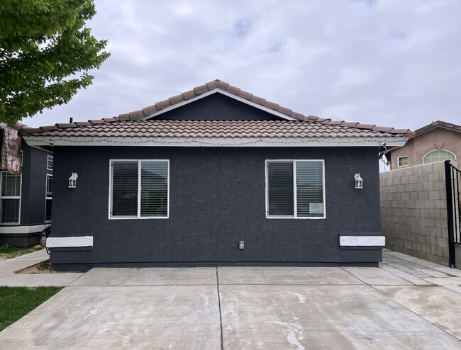 Building Photo - 435 Woodlands Meadow Ct