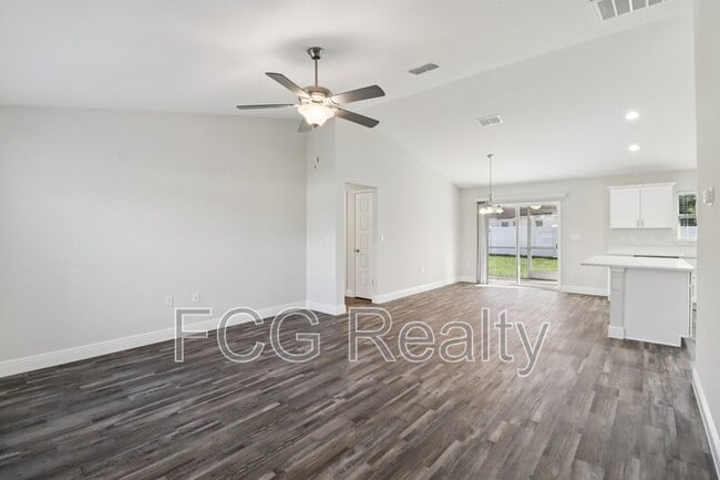 Building Photo - 7299 Hemlock Rd