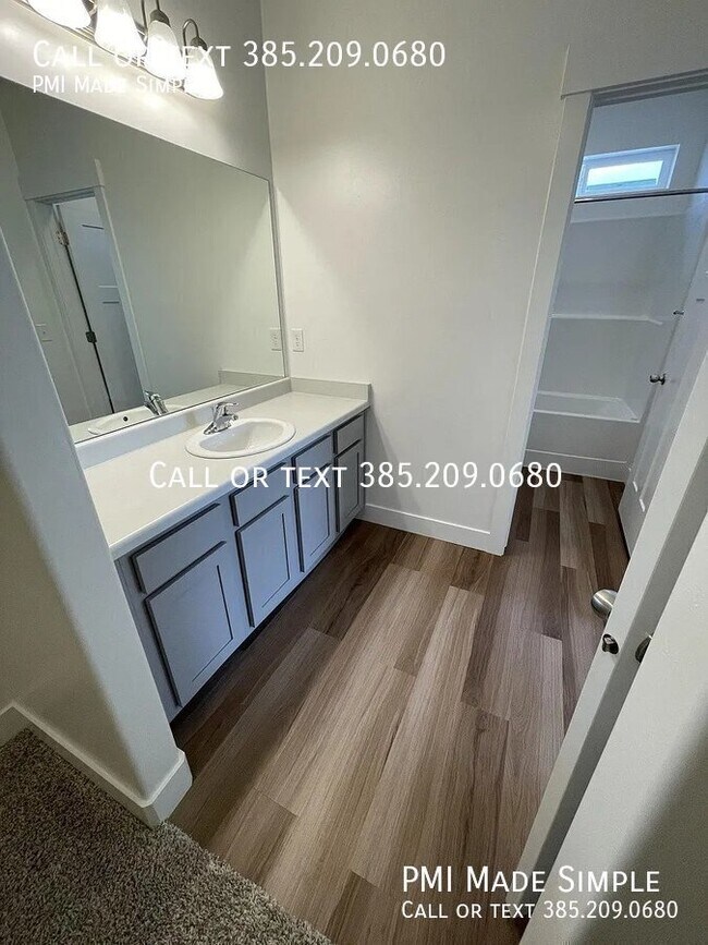 Building Photo - 1834 W Newcastle Ln