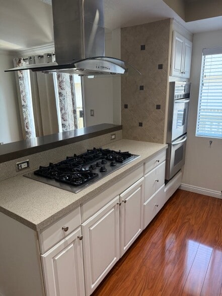 Building Photo - 2611 Ruhland Ave