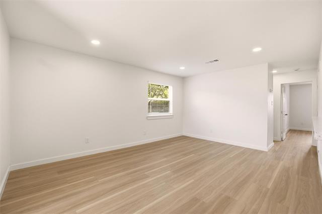 Building Photo - 908 Isbell Rd