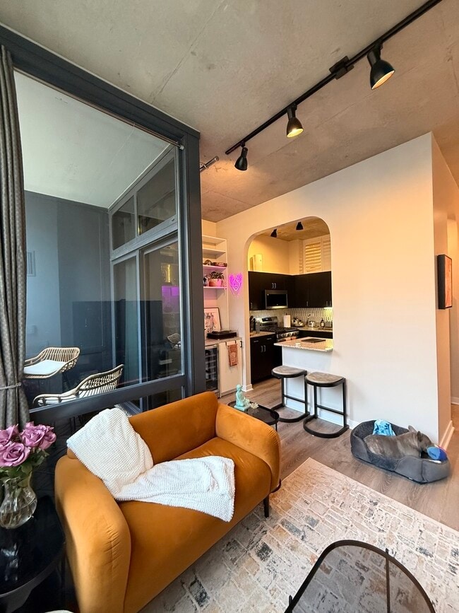 Building Photo - 235 W Van Buren St