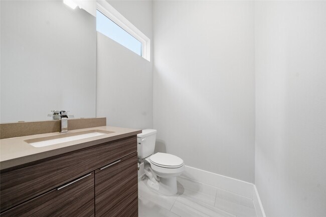 Building Photo - 1615 Wheeler Ave