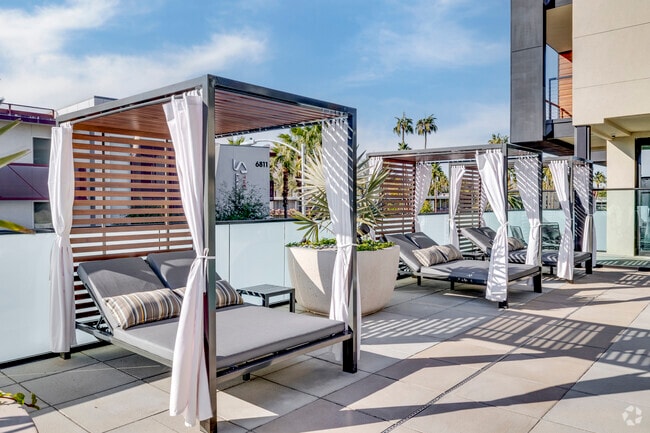 Cabanas - Scottsdale on Main