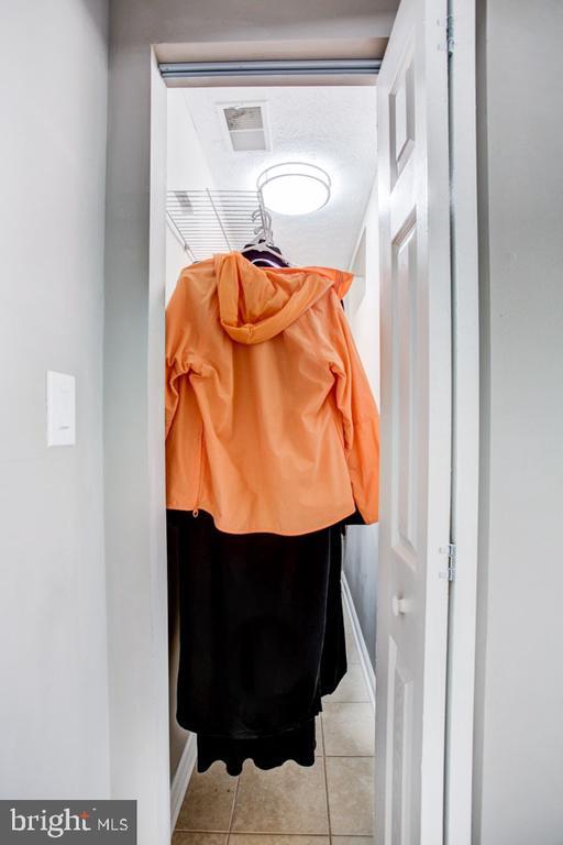 Building Photo - 5036 Finsbury Rd