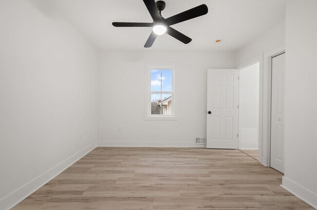 Building Photo - Gorgeous 3 bedroom home in Verona available now!