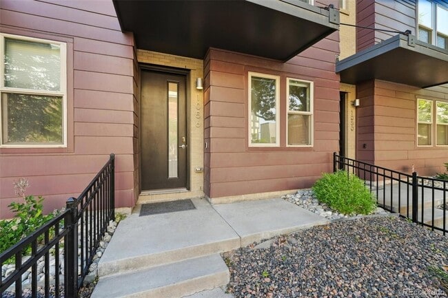 Building Photo - 1056 Navajo St