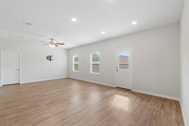 Building Photo - 5815 Jade Crest Ct