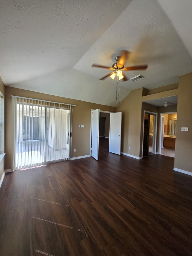 Building Photo - 2730 N Larkspur Cir