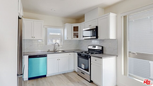 Building Photo - 236 Rosemont Ave