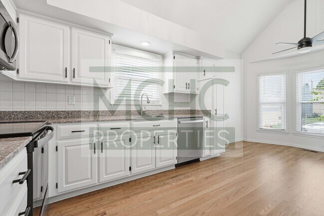 Building Photo - 15239 Goodman St