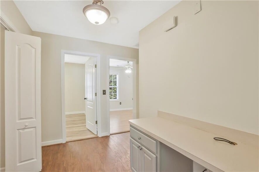 Building Photo - 328 White Oak Way